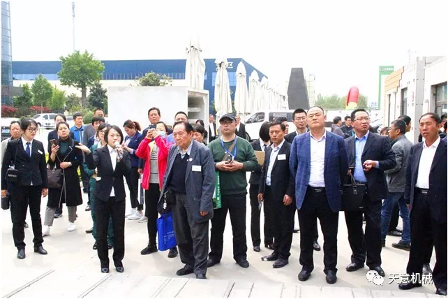 熱烈祝賀2019年全國(guó)裝配式建筑技術(shù)及配套材料推廣交流大會(huì)在天意機(jī)械召開(kāi)